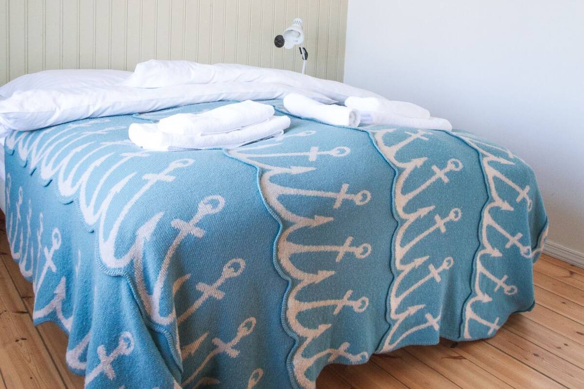 Chambre Triple Familiale, salle de bains commune