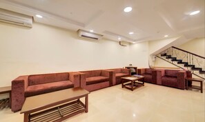 Coin salon dans le hall