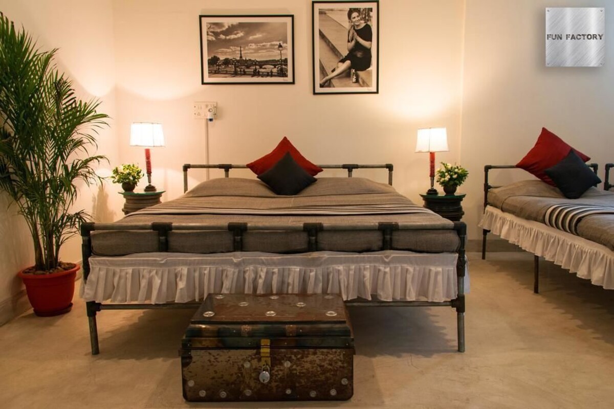 Deluxe Family Bedroom | Rollaway beds