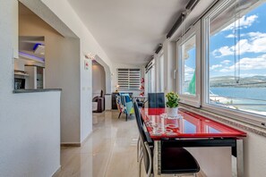 Apartment (M2) | Wohnbereich | Flachbildfernseher