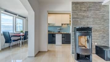 Apartment (M2) | Living area | Flat-screen TV