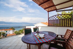Apartment, 3 Bedrooms (E)