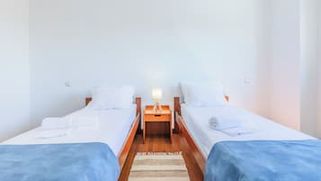 Soundproofing, free WiFi