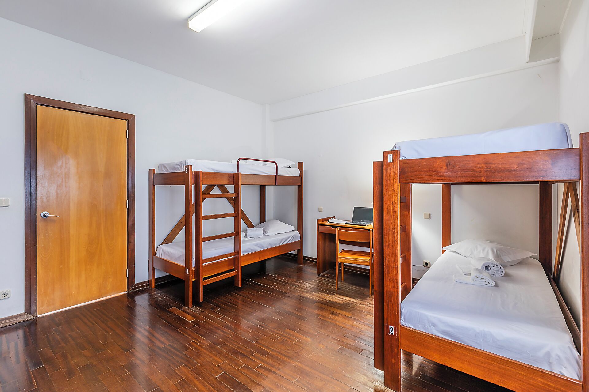 Yhteismajoitus, vain naisille, jaettu kylpyhuone (4 Beds) | Äänieristys, ilmainen Wi-Fi