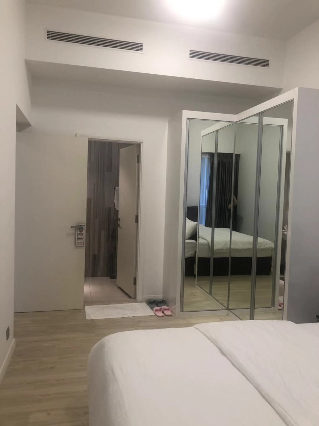 2 bedrooms, premium bedding, Select Comfort beds, in-room safe