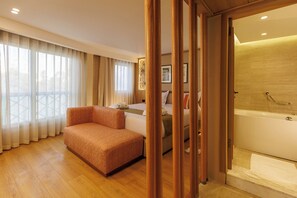 Presidential Room | Egyptian cotton sheets, premium bedding, minibar, individually decorated - MS Esmeralda Nile Cruise from Aswan or Luxor (Luxor)