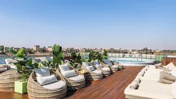 Sun deck