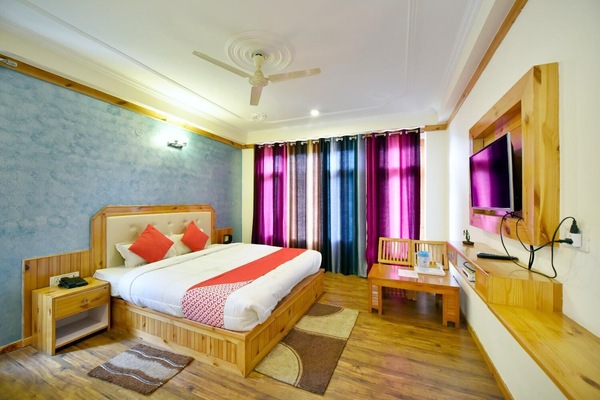 In-room safe, iron/ironing board (on request), WiFi (free), bed sheets