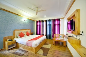 In-room safe, iron/ironing board, free WiFi, bed sheets