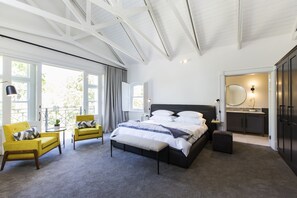 Egyptian cotton sheets, premium bedding, minibar, in-room safe - Arambrook Boutique Hotel (Cape Town)