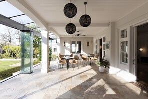 Free daily English breakfast - Arambrook Boutique Hotel (Cape Town)