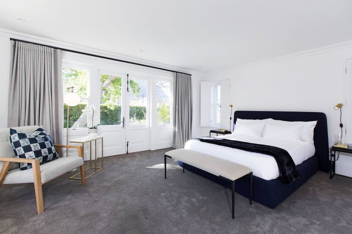 Egyptian cotton sheets, premium bedding, minibar, in-room safe