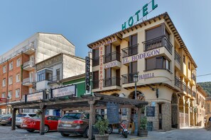 Exterior - Hostería El Bodegón De Gredos (Arenas de San Pedro)