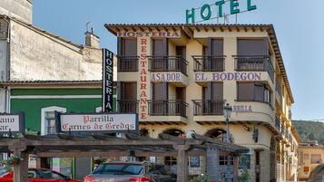 Façana frontal de l'allotjament