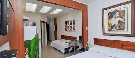 Estúdio, várias camas, para não fumantes | Ferros/tábuas de passar roupa, Wi-Fi de cortesia, roupa de cama