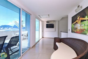4 bedrooms, iron/ironing board, free WiFi, bed sheets - MZapartments Sousa Lima Penthouse (Rio de Janeiro)