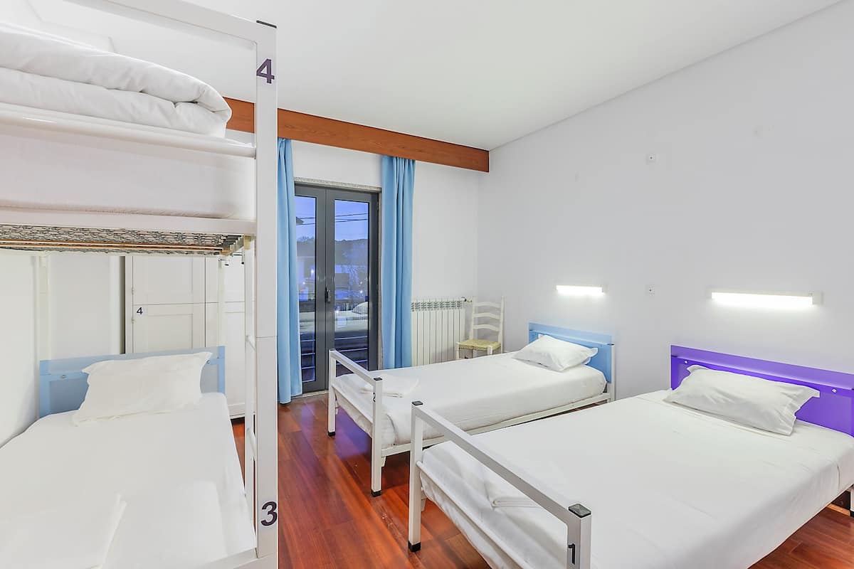 Sovsal - endast kvinnor - delat badrum (4 Beds) | Mörkläggningsgardiner, gratis wi-fi och sängkläder