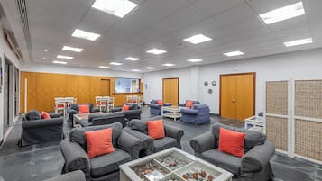 Coin salon dans le hall