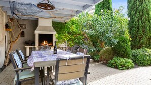 تناول الطعام بالخارج