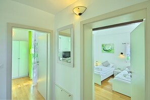 3 chambres, fer et planche à repasser, Wi-Fi, draps fournis