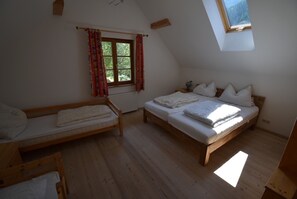 4 Schlafzimmer, Bügeleisen/Bügelbrett, WLAN