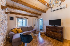 TV, fireplace, DVD player - Spacious and comfortable Villa in the heart of Barban (Grandici)