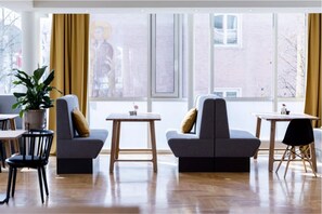 Daily buffet breakfast (EUR 6.00 per person) - Stadthotel Freilassing (Freilassing)