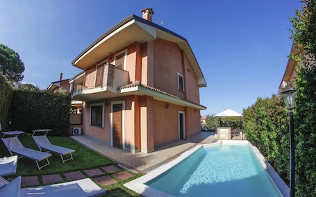Exterior. Villa Monte Serra
