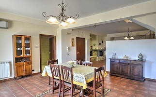 Villa Superior, 6 camere da letto | Pasti in camera