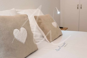 1 chambre, fer et planche Ă repasser, Wi-Fi gratuit, draps fournis