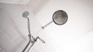 Douche de la salle de bain