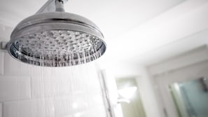 Regadera en el baño