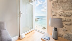 TV, fireplace, DVD player - 3 Sea View Place Overlooks Bamaluz Beach in St Ives. Walking Distance to Heart of Town. Free Wifi (St Ives)