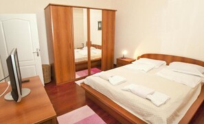 Apartment | 2 bedrooms, soundproofing, iron/ironing board, free cots/infant beds - Apartment Garden (Belgrade)