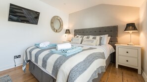 Iron/ironing board, free WiFi - Penhallow is a Traditional St Ives Fisherman's Cottage With Lots of Charm, so Close to Harbour Beach, sea Front and Heart of St Ives Town. Free Wifi (St Ives)