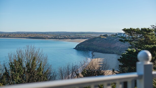Unclassified image, 1 of 27, button - Godrevy Flat, a Light and Spacious Apartment With Gorgeous Panoramic sea Views From Living Room. Outside Area, Free Parking. Free Wifi/ (St Ives)