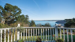 Unclassified image, 5 of 27, button - Godrevy Flat, a Light and Spacious Apartment With Gorgeous Panoramic sea Views From Living Room. Outside Area, Free Parking. Free Wifi/ (St Ives)