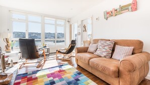 Living area - 6 Sunnyside, Penthouse Apartment With Spectacular sea Views on Seafront of The Wharf, St Ives. Harbour Front Position. Free Wifi (St Ives)