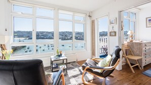 Living area - 6 Sunnyside, Penthouse Apartment With Spectacular sea Views on Seafront of The Wharf, St Ives. Harbour Front Position. Free Wifi (St Ives)