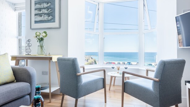 TV - Coastal Seascape, Luxury Three Bedroom Apartment With Parking and Outstanding sea Views (St Ives)