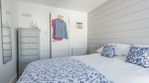 Iron/ironing board, free WiFi - Coastal Seascape, Luxury Three Bedroom Apartment With Parking and Outstanding sea Views (St Ives)