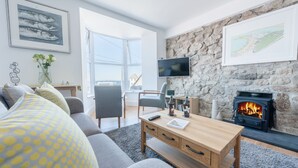 TV - Coastal Seascape, Luxury Three Bedroom Apartment With Parking and Outstanding sea Views (St Ives)