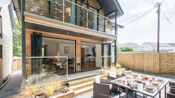 Outdoor dining - Pencroft, a Spacious House With Garden, Free Parking for 2 Cars. Walking Distance to Beach and St Ives. Local Restaurants Very Nearby. Free Wifi (St Ives)