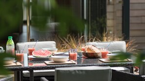 Tempat makan outdoor