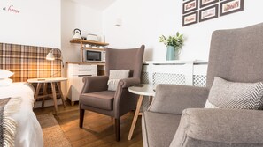 TV - Stablerooms 2 (Penzance)