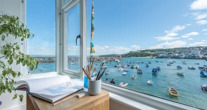 Two Harbour House, Right on the Wharf Seafront of St Ives Overlooking the Harbour and Beach. Allocated Parking in Garage. Free Wifi