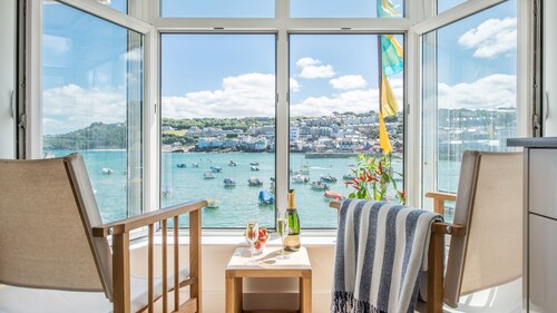 Two Harbour House, Right on the Wharf Seafront of St Ives Overlooking the Harbour and Beach. Allocated Parking in Garage. Free Wifi
