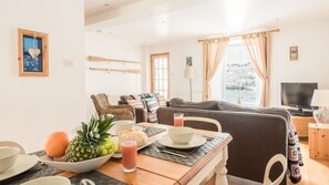 TV, DVD player - Harbour Beach Cottage is on the sea Front at St Ives Harbour, Beautiful Views From Bedrooms and Living Room. Free Wifi (St Ives)