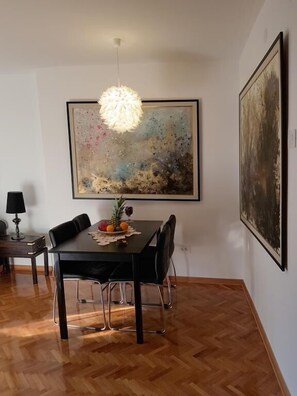 Apartment | In-room dining