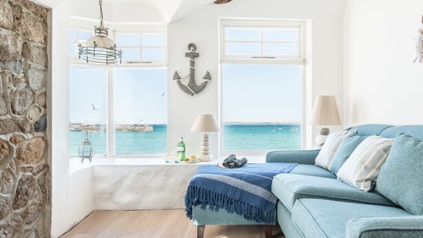 Living area - Lantern Loft is a sea Front Cottage in the Heart of St Ives, Very Short Walk to Harbour Front. Free Wifi (St Ives)